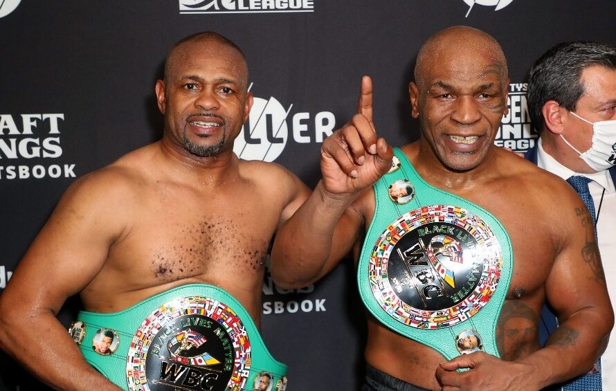 Tyson volvió a pelear en una exhibición