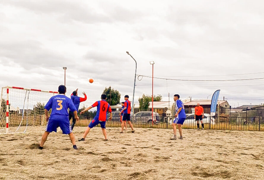 Este viernes continúa la Liga de Futbol de Playa «Prof.Cristina Vadori» en la cancha de arena de la Escuela N°22 de Ushuaia