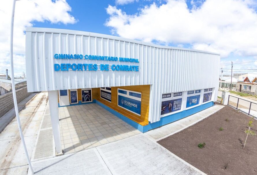 Perez y Katopodis inauguran el nuevo Gimnasio Municipal de Artes Marciales