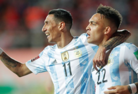Argentina derrotó 2-1 a Chile y llevó su invicto a 28 partidos