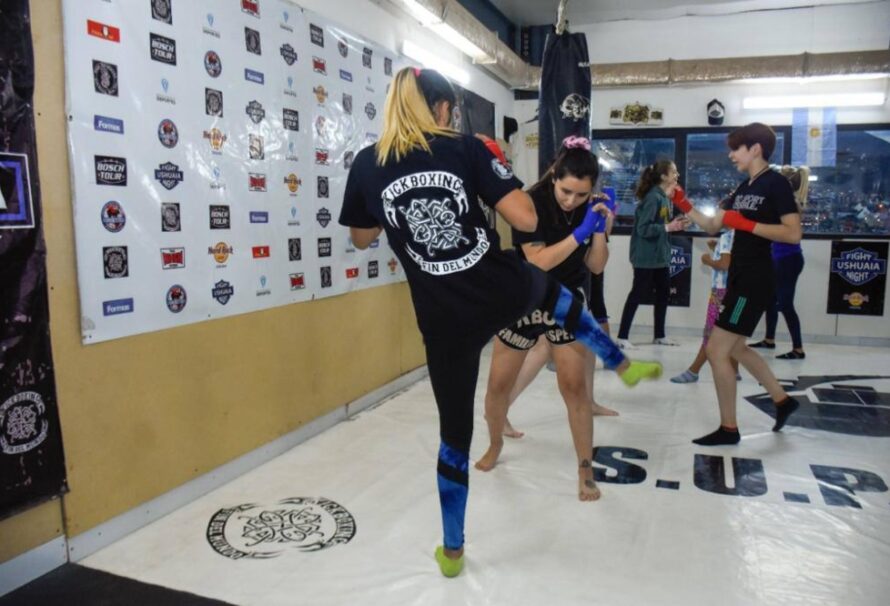 Inauguración de la primera Escuela Femenina Municipal de Kick Boxing en Ushuaia