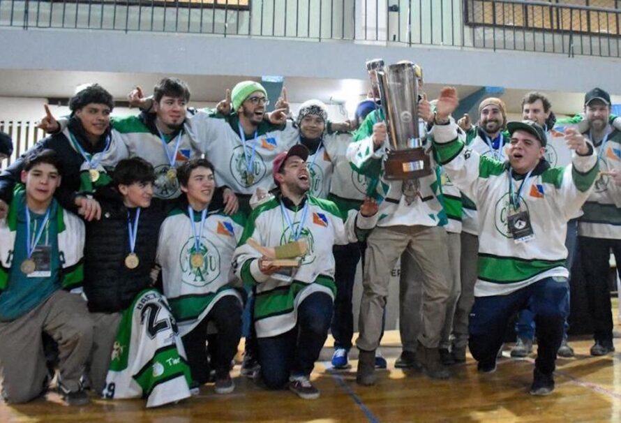 La municipalidad participó del cierre de la XVI edición de la Copa del Fin de Mundo de Hockey sobre Hielo