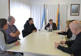 Pino se reunió con integrantes de la Federación Argentina de Patinaje sobre Hielo