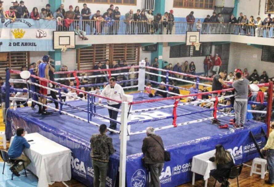 Noche de boxeo en el Polideportivo Alejandro «Guata» Navarro