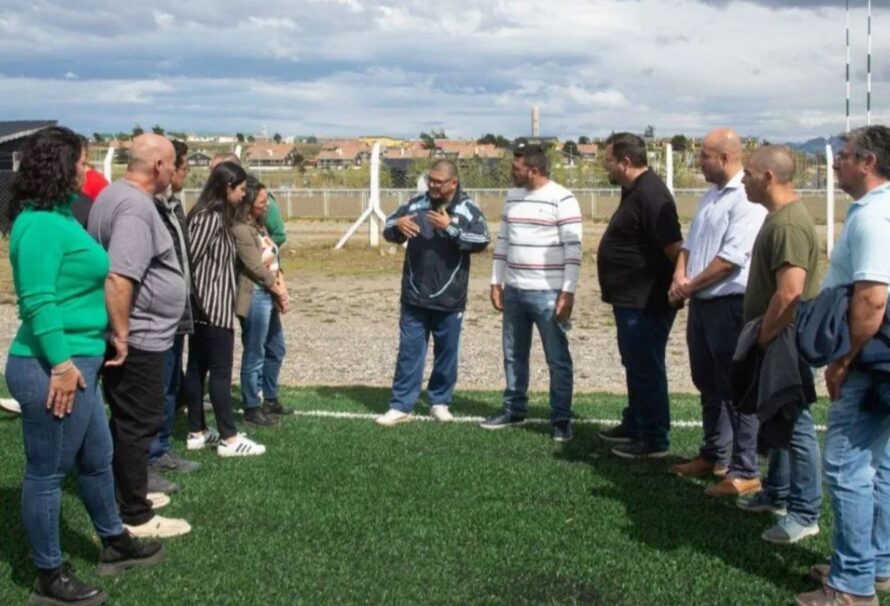 Vuoto recorrió con la la liga de fútbol las obras en la renovada cancha “Hugo Lumbreras”